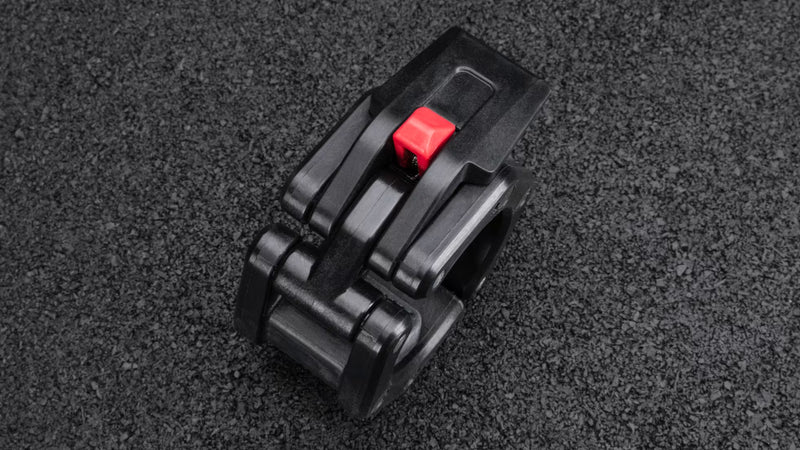 ROGUE HG3.0 カラー マグネティック ブラックを開いた状態で上から捉えた角度。内側ラバーグリップとマグネット配置、クランプ形状が確認できる構図