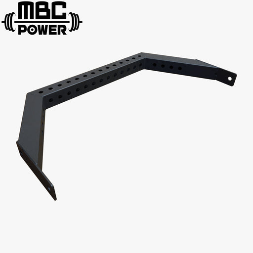 MBC オリジナルラック ボトムスタビライザー ブラックカラー 斜め前方から捉えた視点で角度付きフレームと多孔プレート構造が分かる全体ディテール