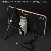 ブラックカラーのBEYOND POWER VOLTRA トラベルプラットフォームとVOLTRA本体を斜め前方から配置した使用構成